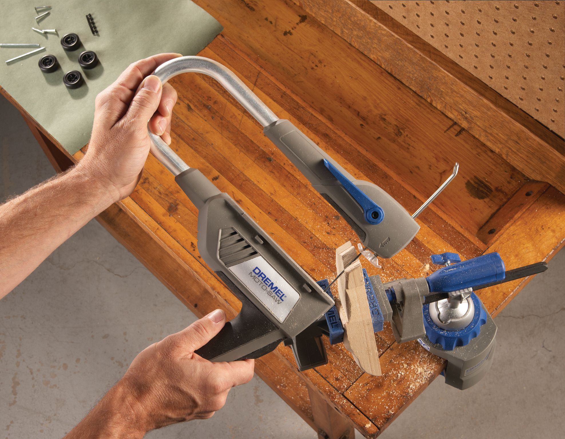 CALADORA DREMEL MOTO SAW MS20-01